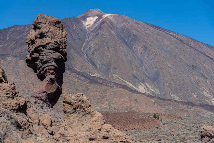 Tenerife 14 - parque nacional del Teide - Roques de García - Roque Cinchado.jpg